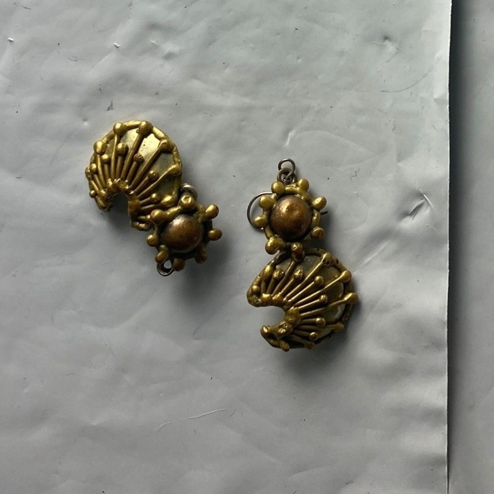 Gold Tone Seashell Dangle Earrings Nautical Beach Theme